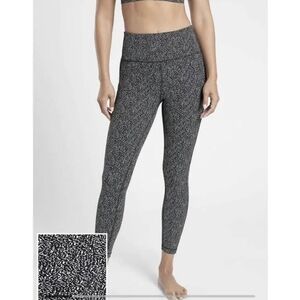 Althleta Leggings With Pockets